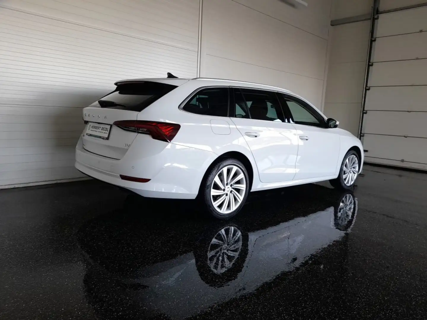 Skoda Octavia Combi STYLE PHEV DSG *18 ZOLL / DCC / HEAD-UP / LED & DYN BLINKER / SPORT MASSAGESITZ / VIRTUELL / NAVI* Weiß - 2