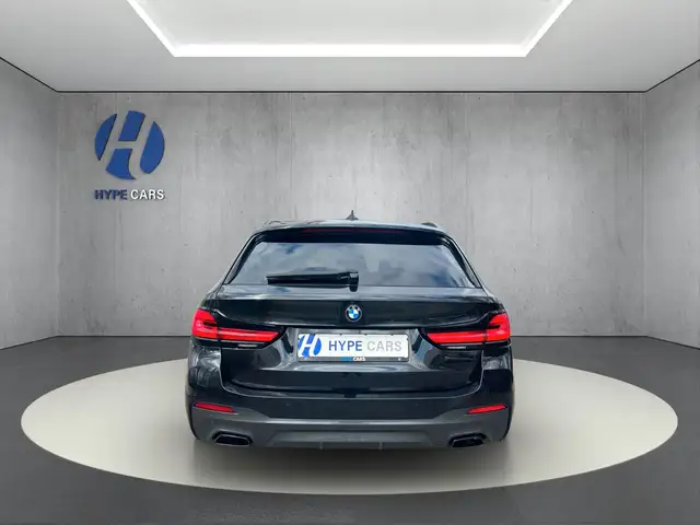 BMW 5 Series view 8