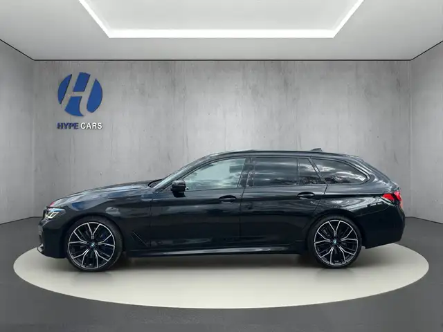 BMW 5 Series view 6