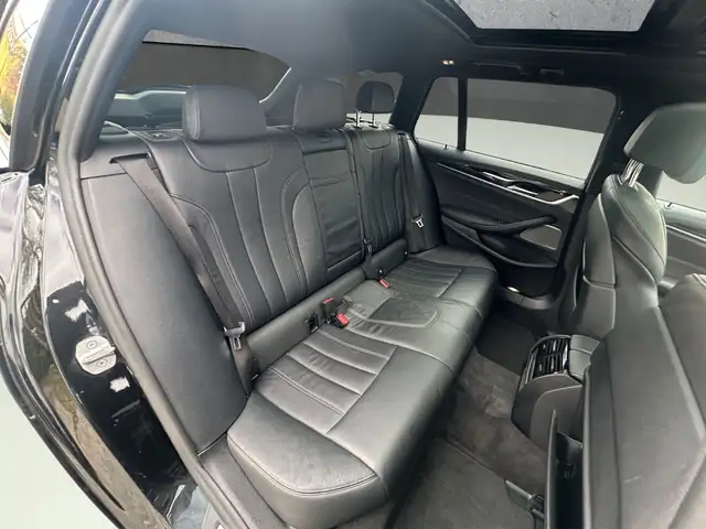 BMW 5 Series view 14