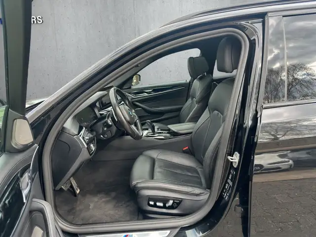 BMW 5 Series view 12