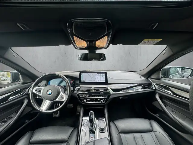 BMW 5 Series view 15