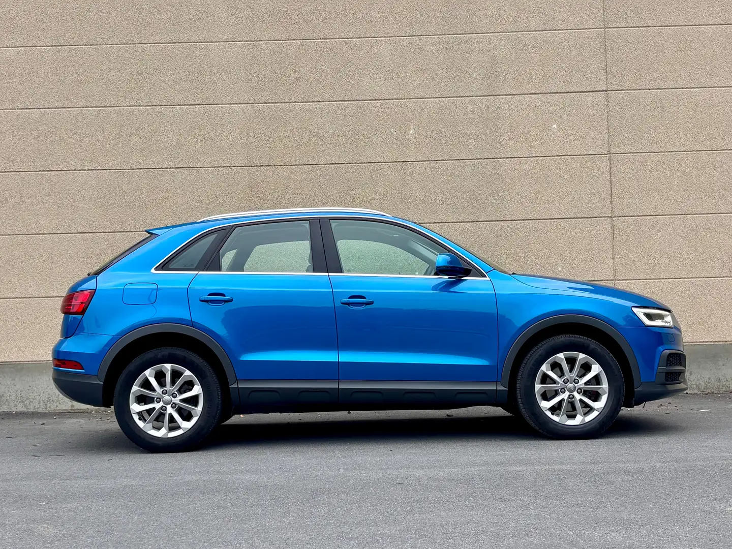 Audi Q3 Q3 1.4 TFSI c.o.d Design S tronic Bleu - 2