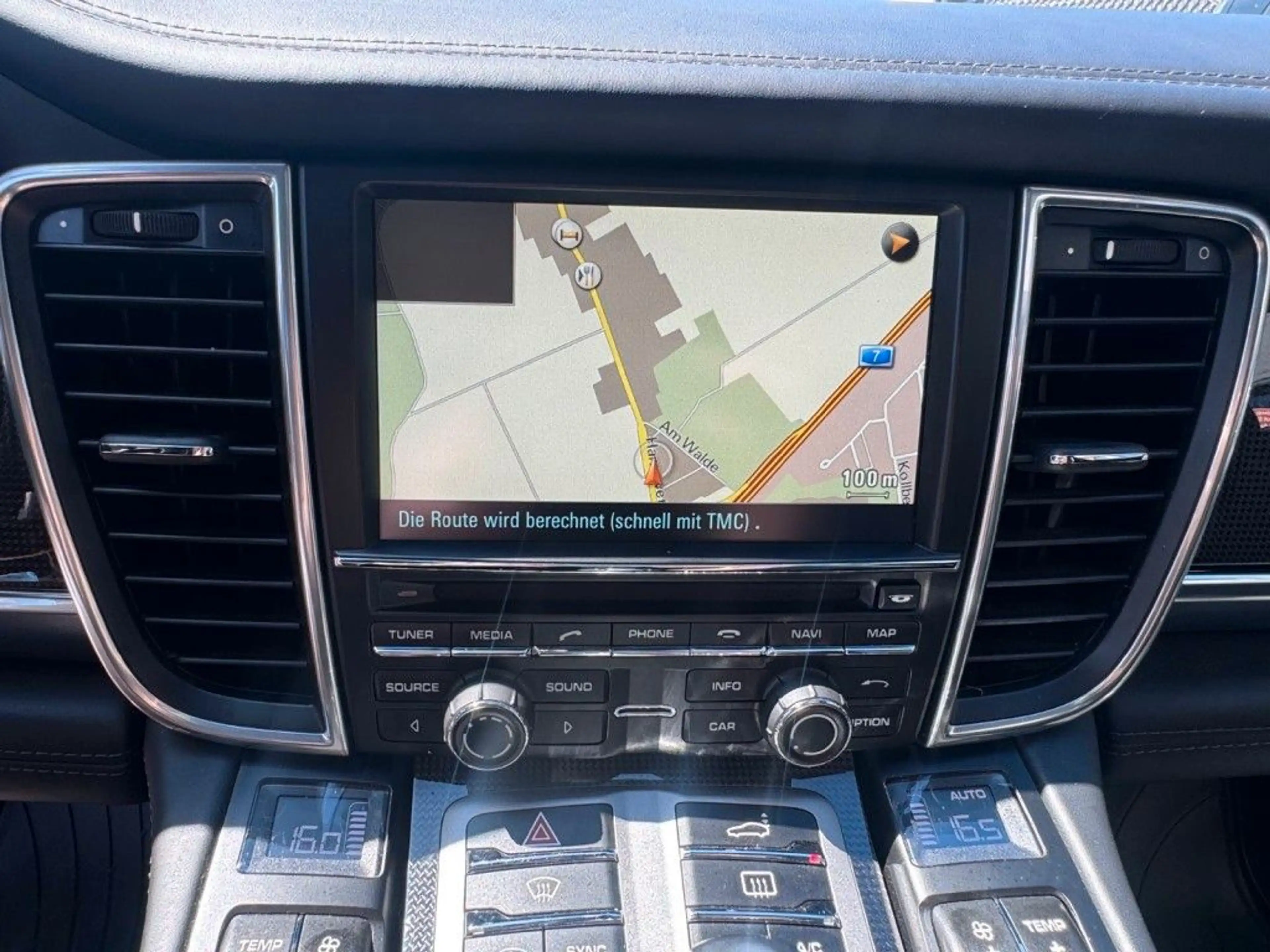 Porsche Panamera GTS *SPORTABGASANLAGE/BOSE SOUND* — photo 14