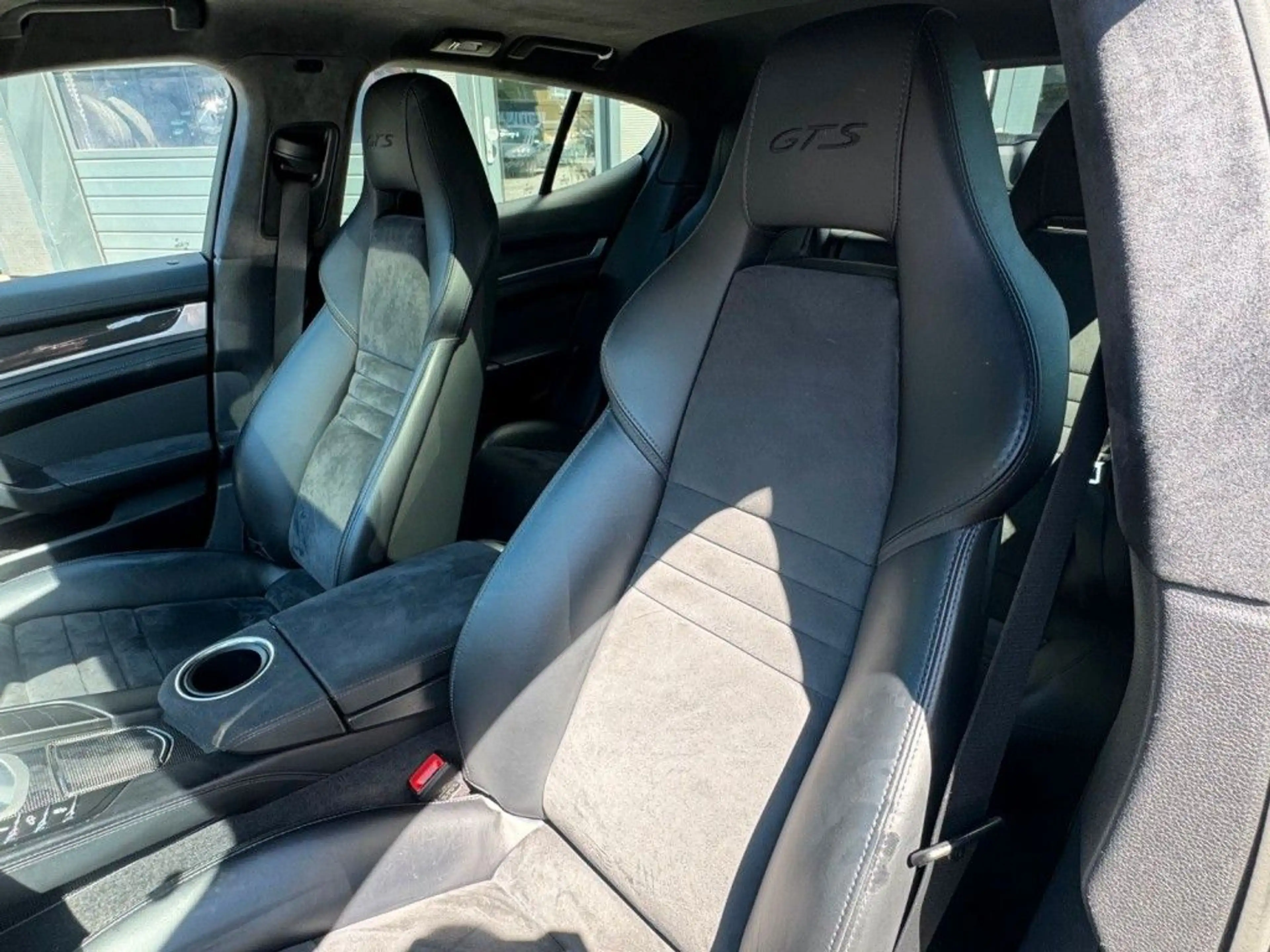 Porsche Panamera GTS *SPORTABGASANLAGE/BOSE SOUND* — photo 10
