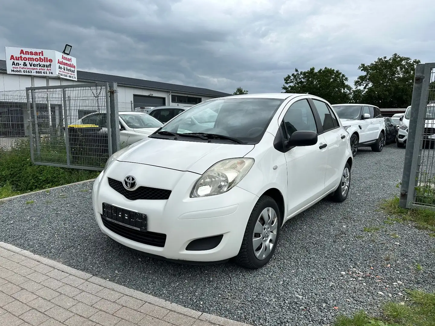 Toyota Yaris 1.0 Cool | Klima | ZV Blanc - 1