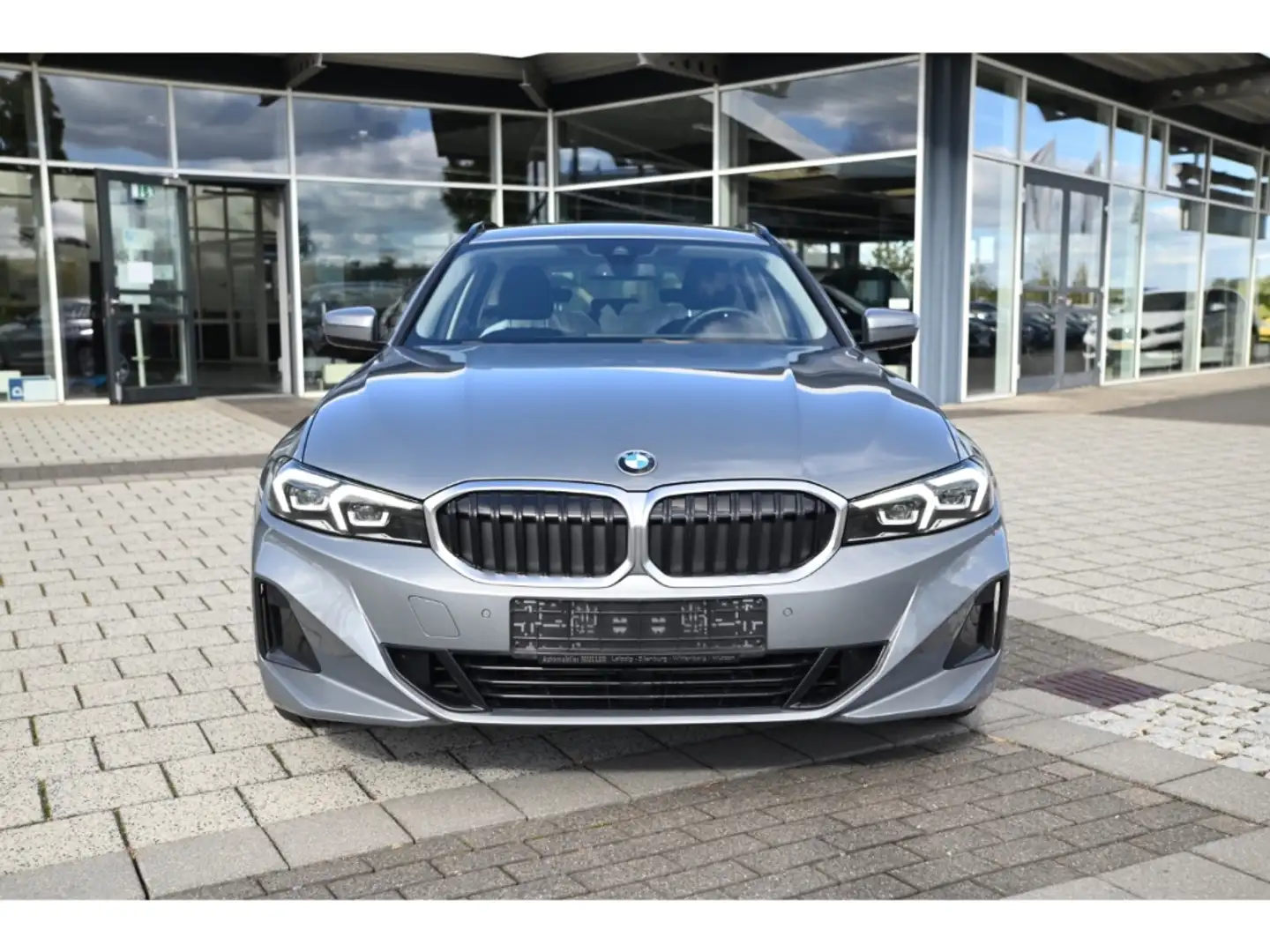 BMW 320 d Touring Navi LED Klimaauto SHz Apple CarP. Gris - 2