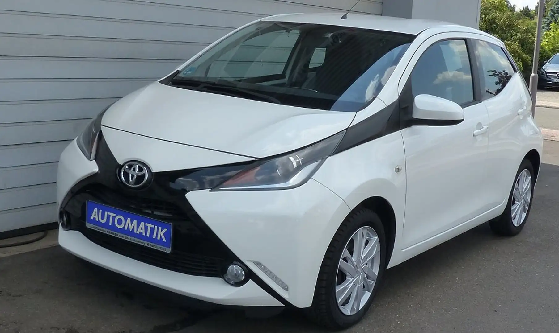 Toyota Aygo x-play touch Autom.Navi Kamera Alu Apple Car Play Blanco - 2