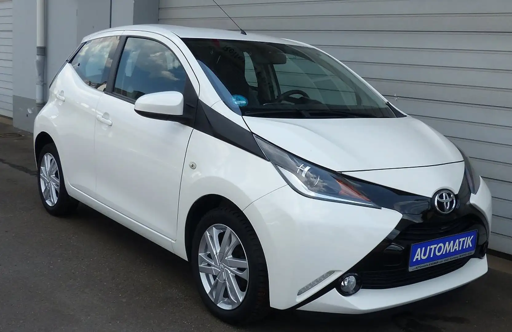 Toyota Aygo x-play touch Autom.Navi Kamera Alu Apple Car Play Blanco - 1