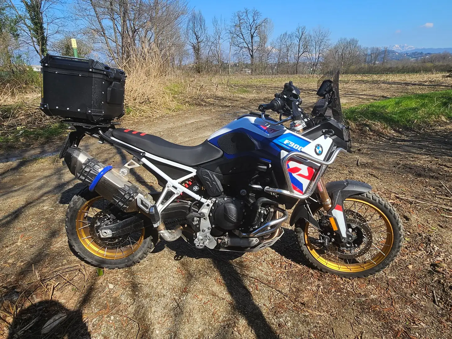 BMW F 900 GS Adventure Bílá - 1
