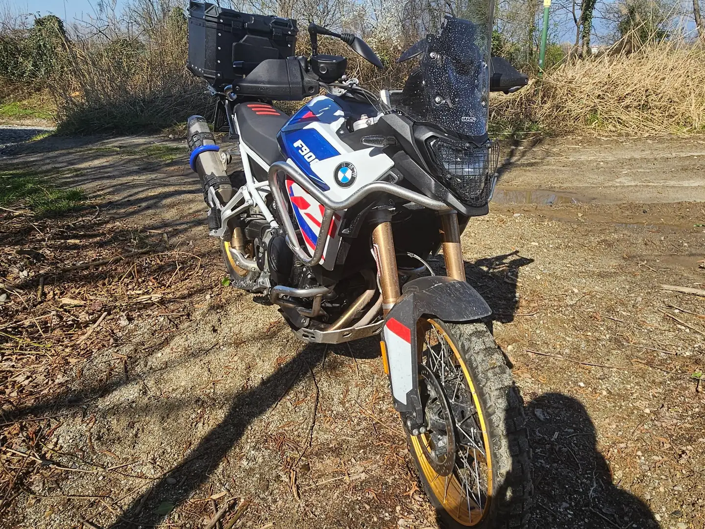 BMW F 900 GS Adventure Bílá - 2
