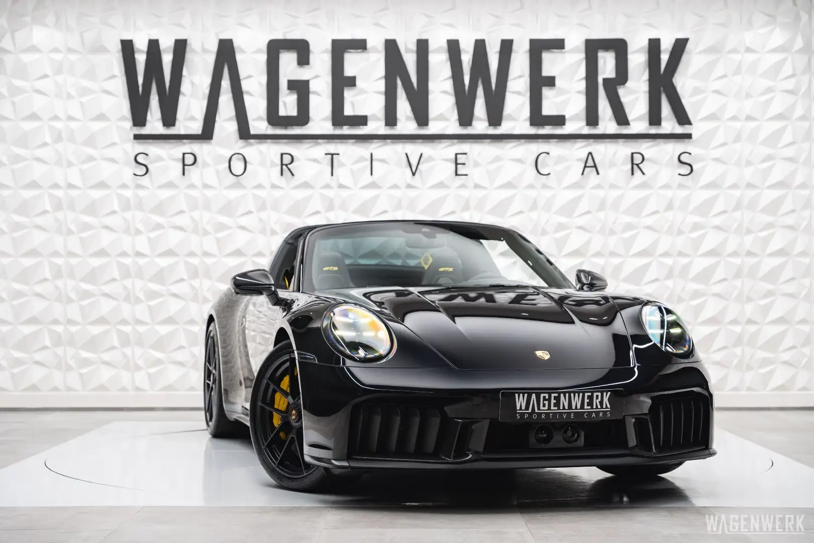 Porsche 992 Targa 4 GTS T-Hybrid CARBONPAKET PCCB PDCC LIFT N Noir - 1