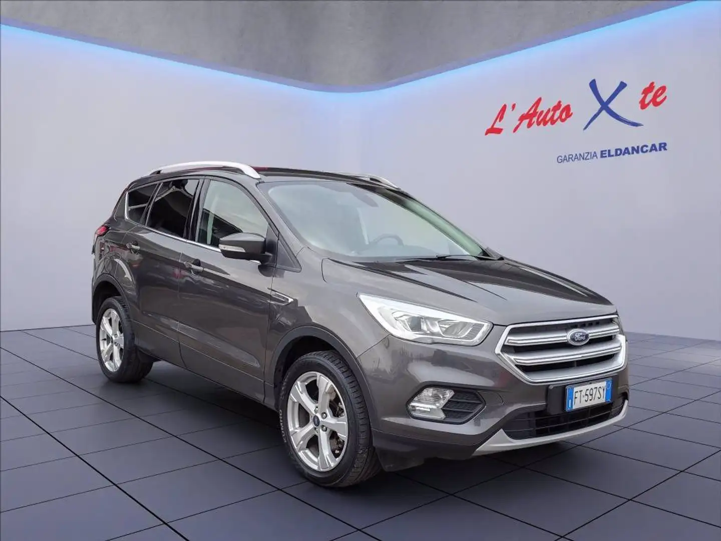 Ford Kuga 1.5 tdci Titanium s&s 2wd 120cv powershift Grigio - 1