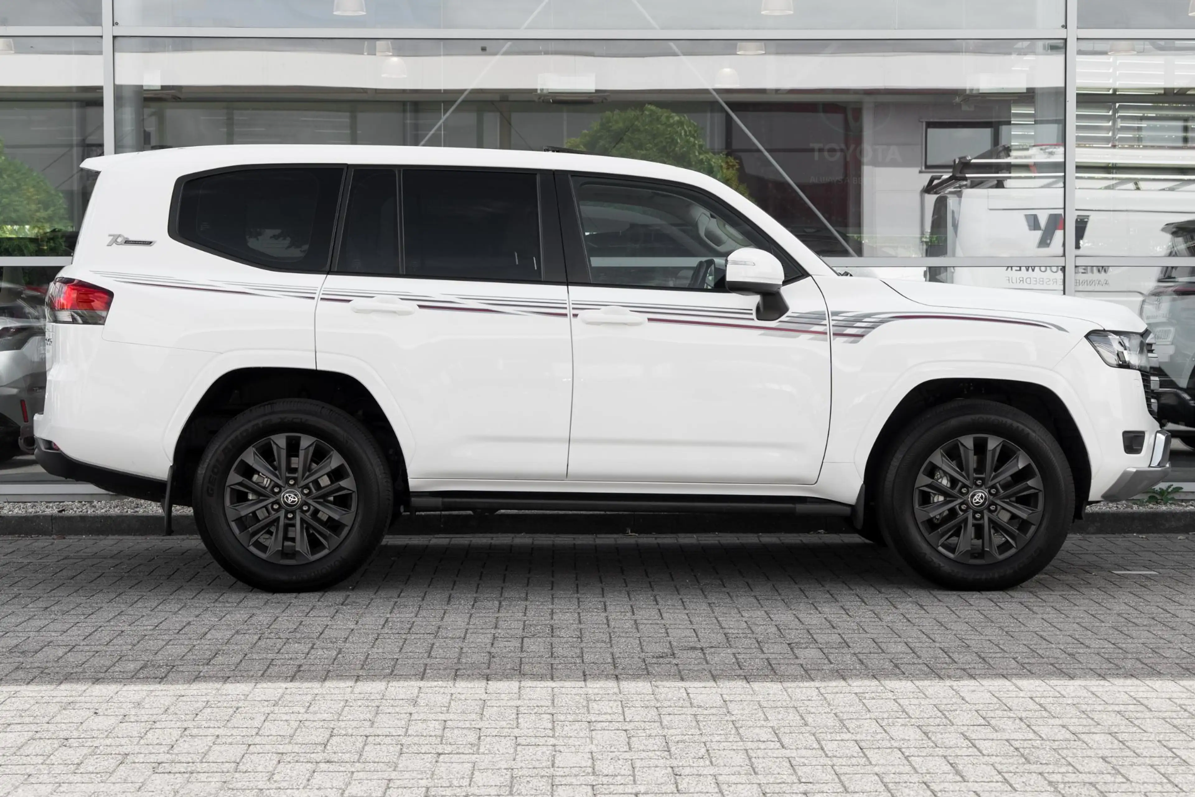 Toyota Land Cruiser 70th. Anniversary 300 3.5 V6 TwinTurbo 409 PK — photo 3