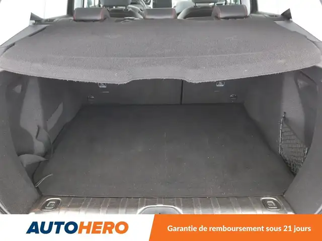 Peugeot 2008 view 17