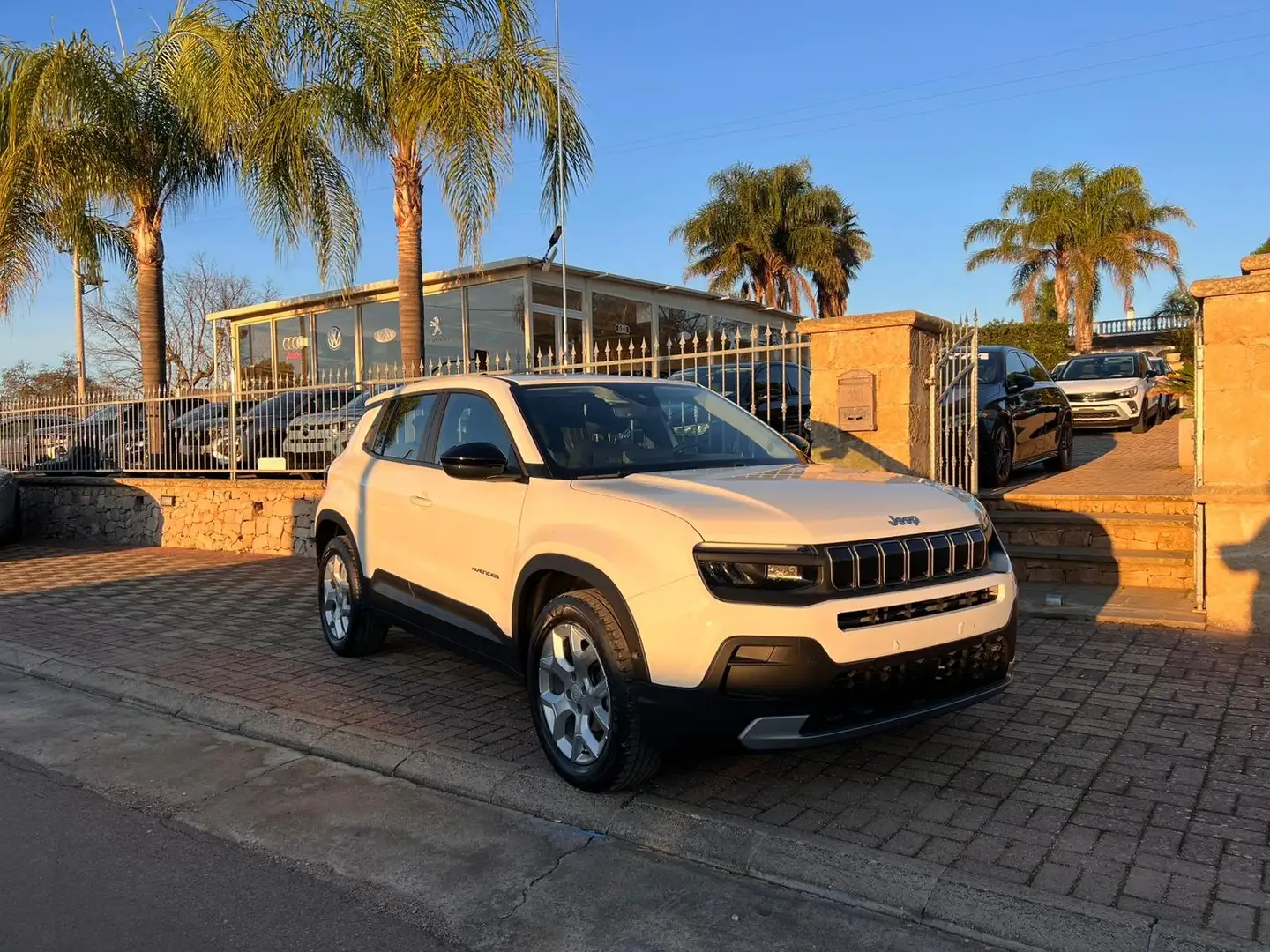 Jeep Avenger Avenger 1.2 turbo Altitude fwd 100cv Bianco - 1