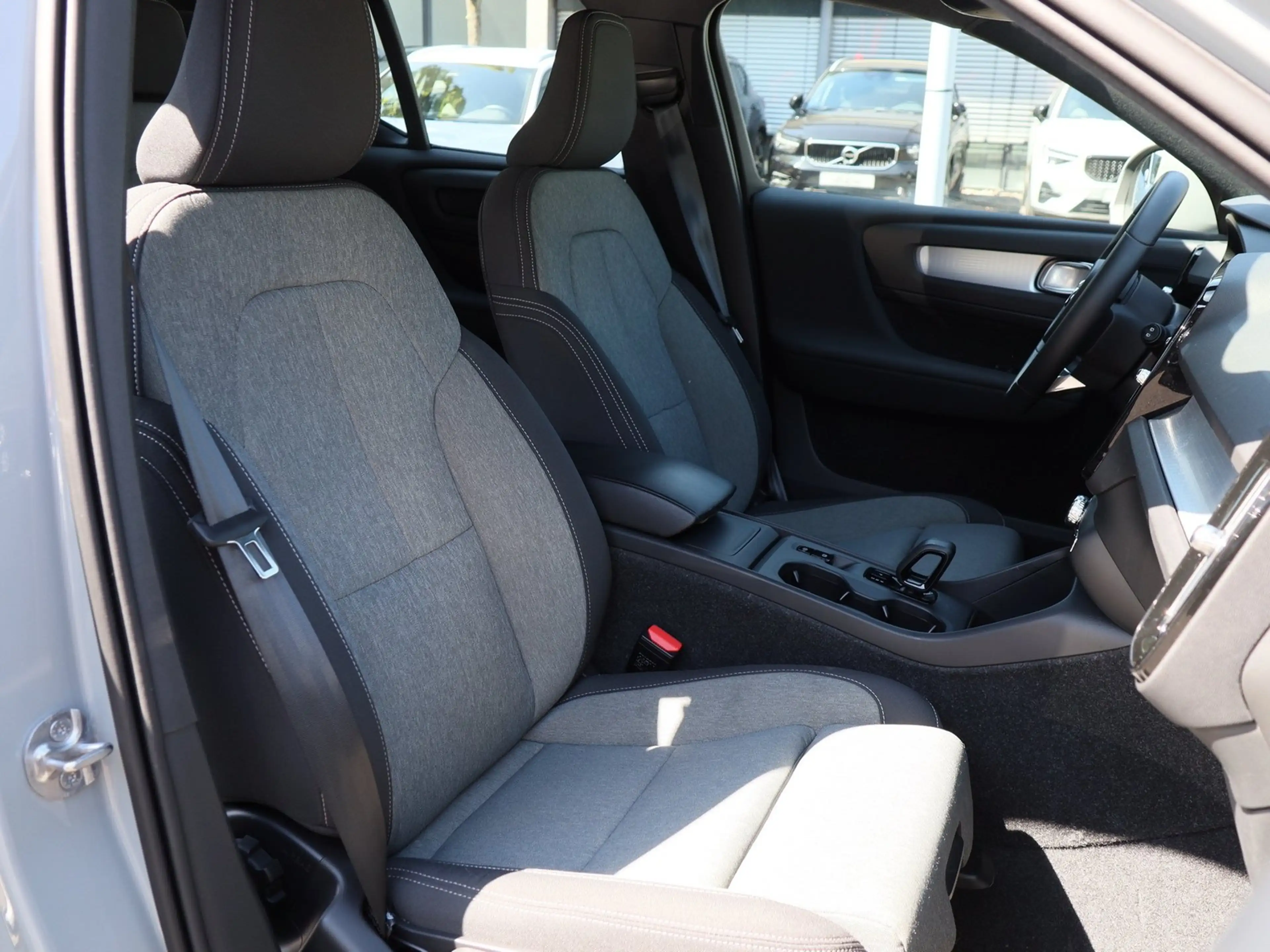 Volvo XC40 B3 Core #PDC/RFK/Google/LED/Klima/Navi — photo 6