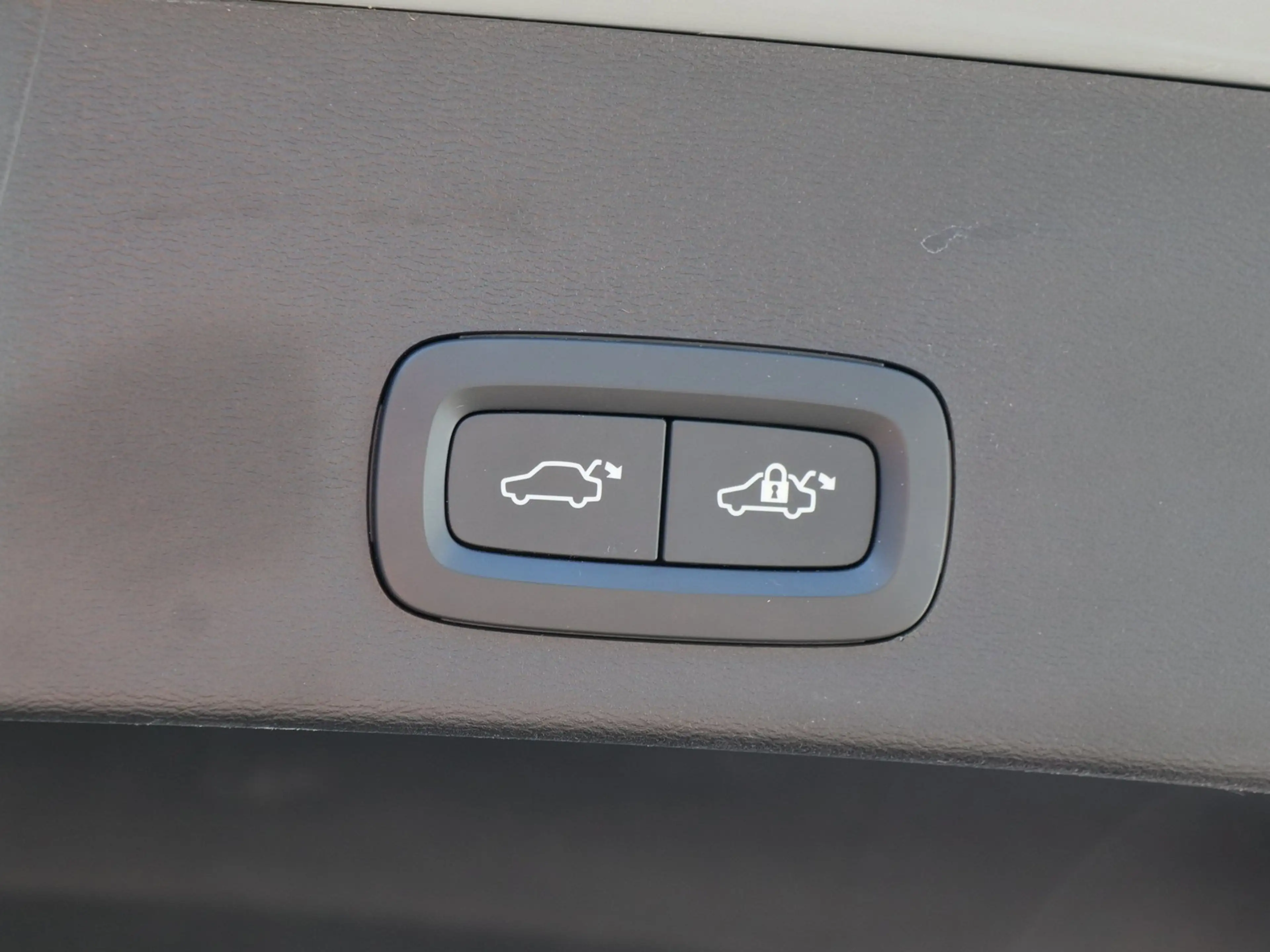 Volvo XC40 B3 Core #PDC/RFK/Google/LED/Klima/Navi — photo 16