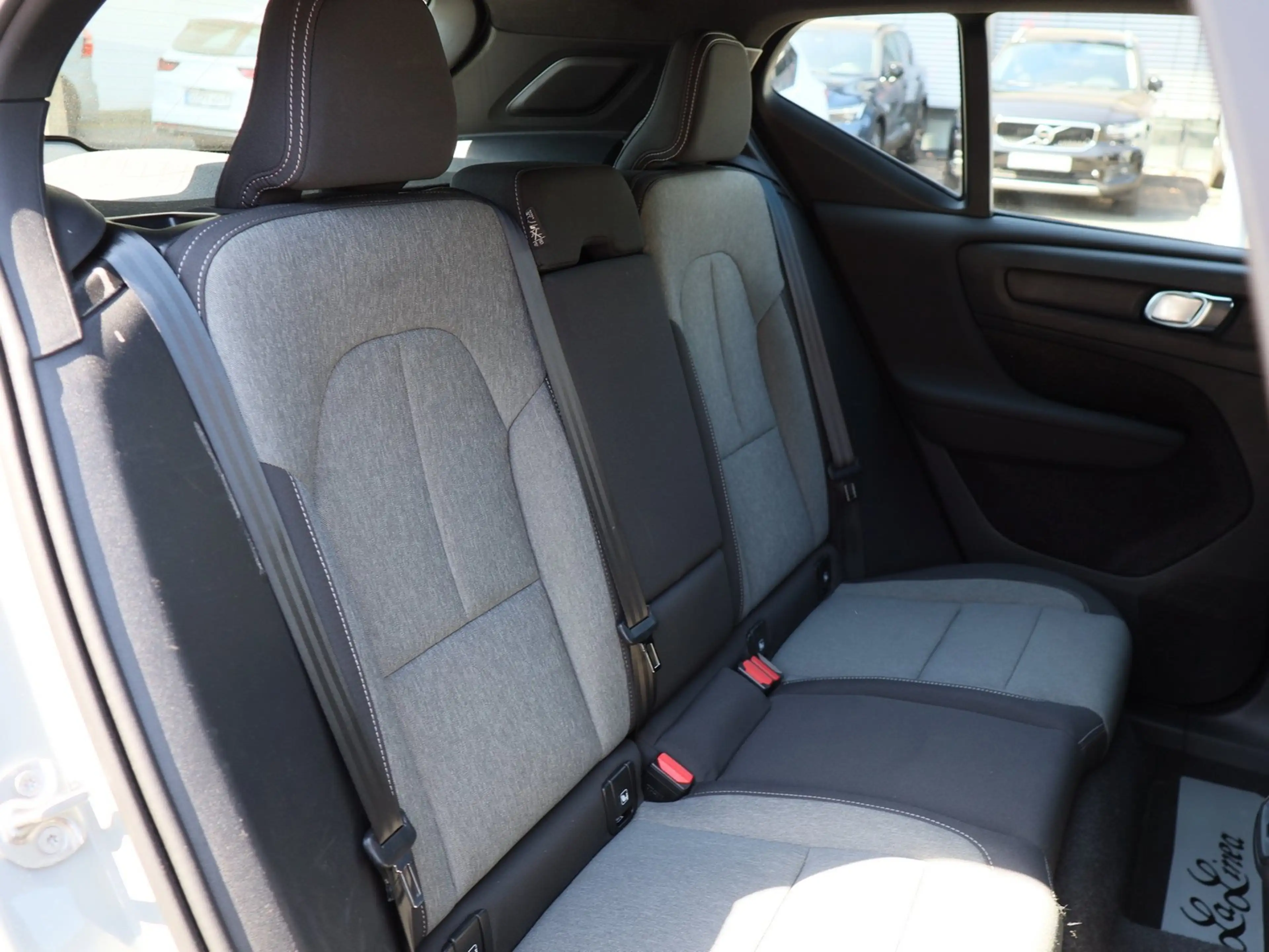 Volvo XC40 B3 Core #PDC/RFK/Google/LED/Klima/Navi — photo 4