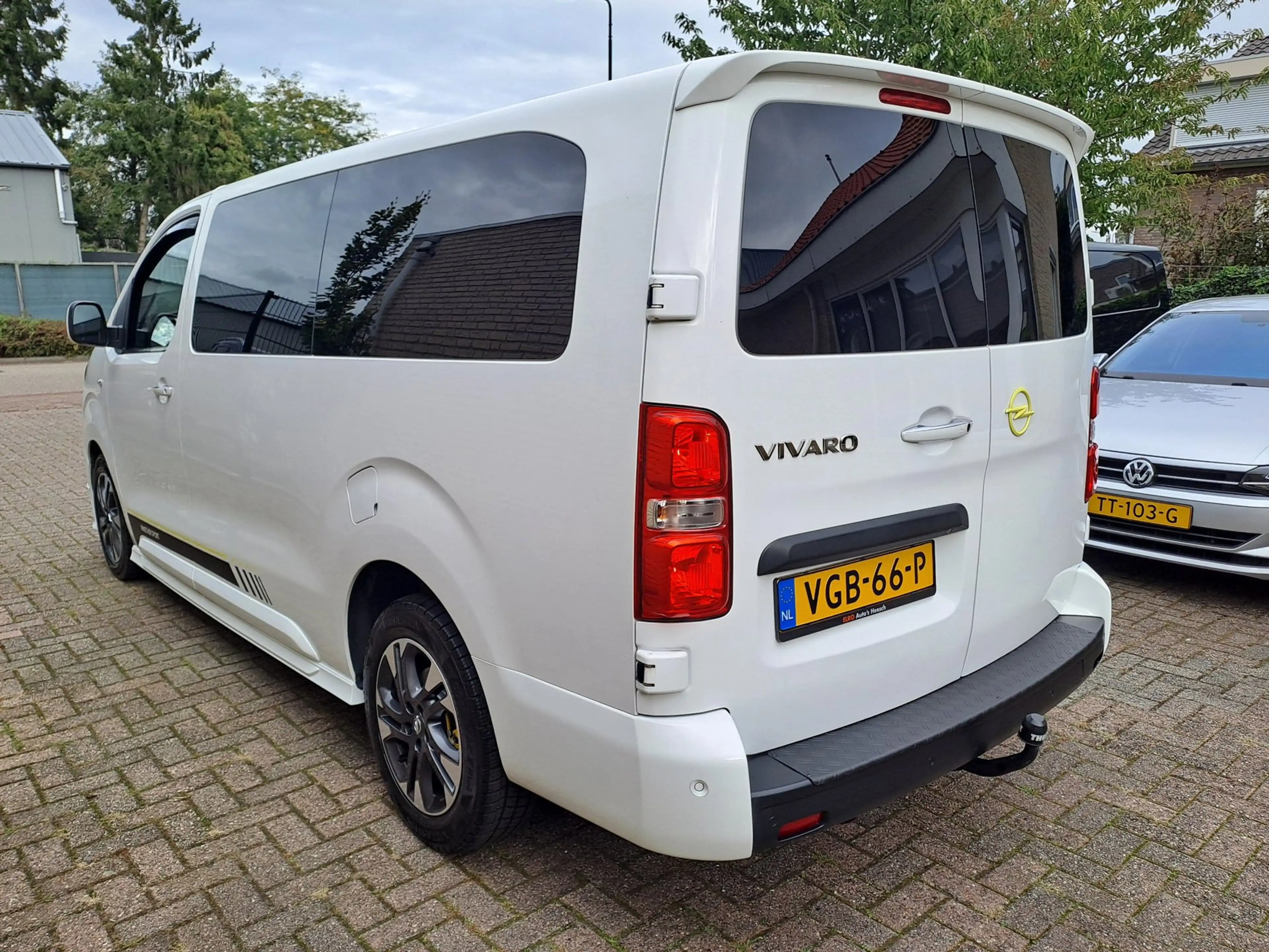 Opel Vivaro 2.0 CDTI L3H1 Irmscher Sport — photo 3