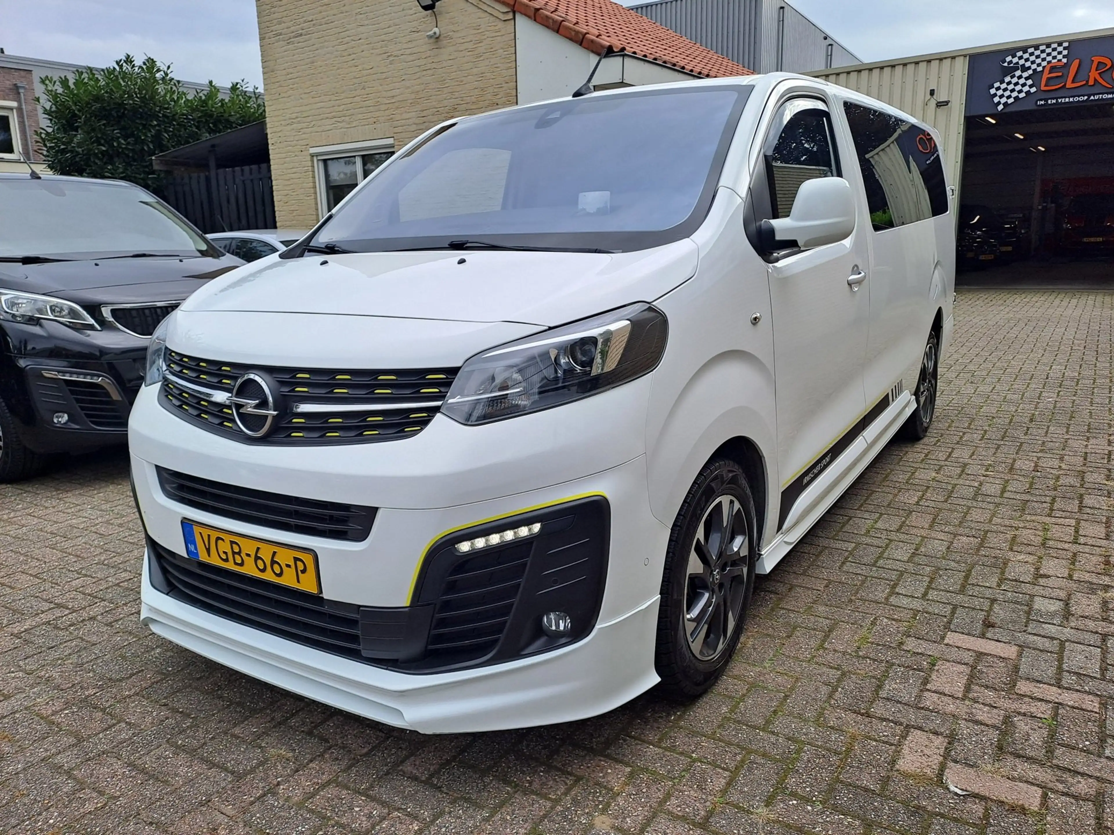 Opel Vivaro 2.0 CDTI L3H1 Irmscher Sport — photo 4