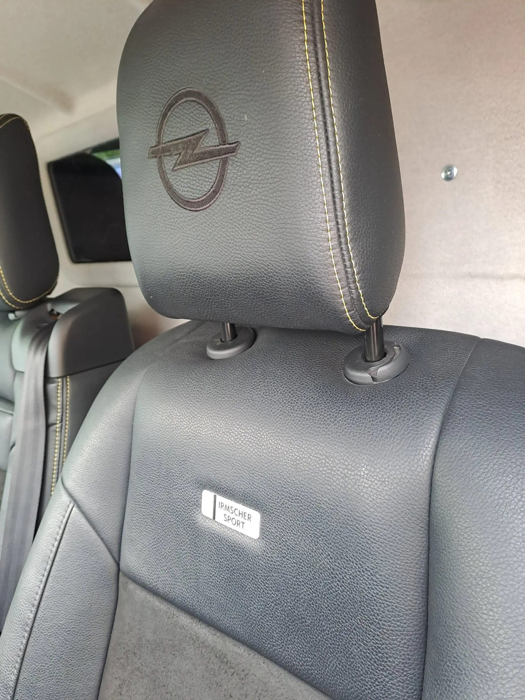 Opel Vivaro 2.0 CDTI L3H1 Irmscher Sport — photo 32