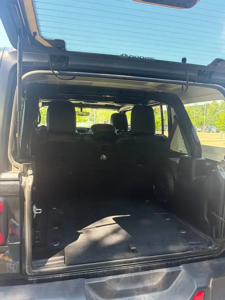 Jeep Wrangler photo Jeep Wrangler