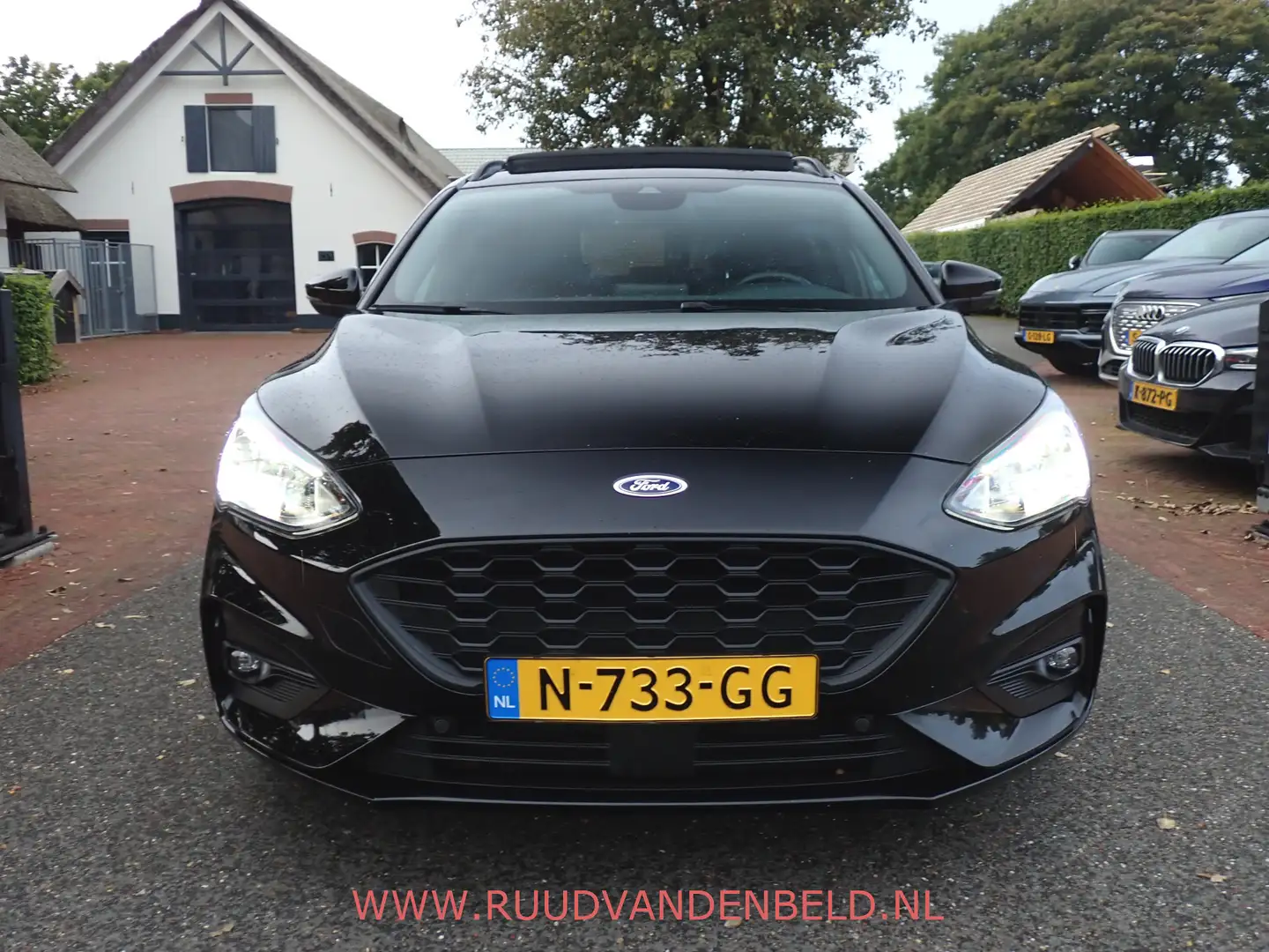 Ford Focus Wagon 1.5 EcoBoost ST Line X ACC/PANODAK/KEYLESS Schwarz - 2