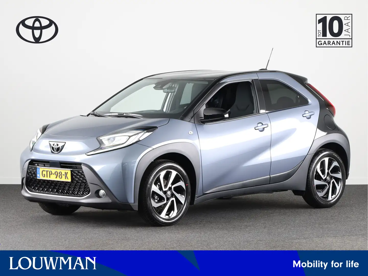 Toyota Aygo X 1.0 VVT-i MT Pulse *DEMO* | Camera | Climate Contr Grijs - 1