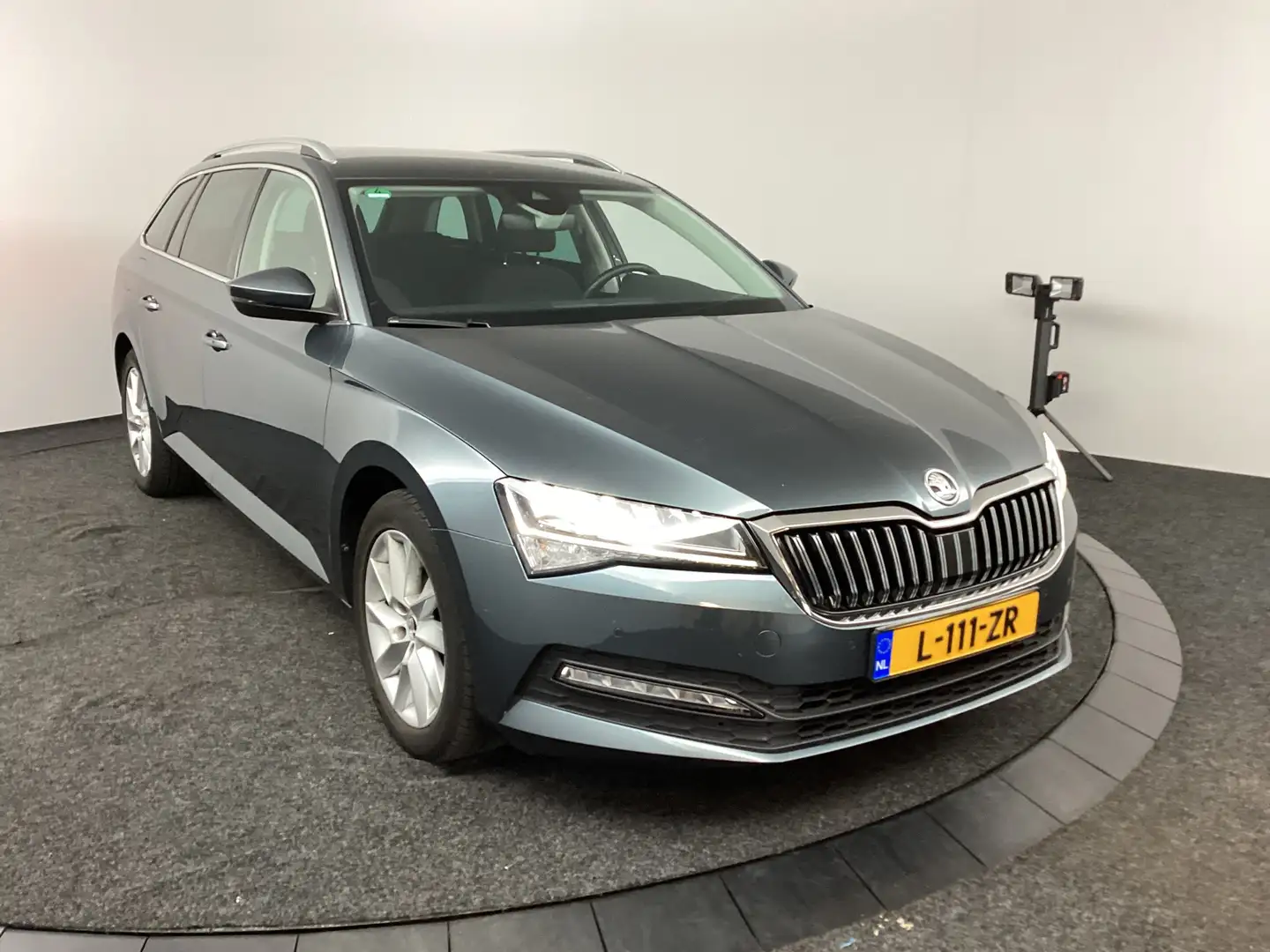 Skoda Superb Combi 1.5 TSI ACT Business Edition Gris - 2
