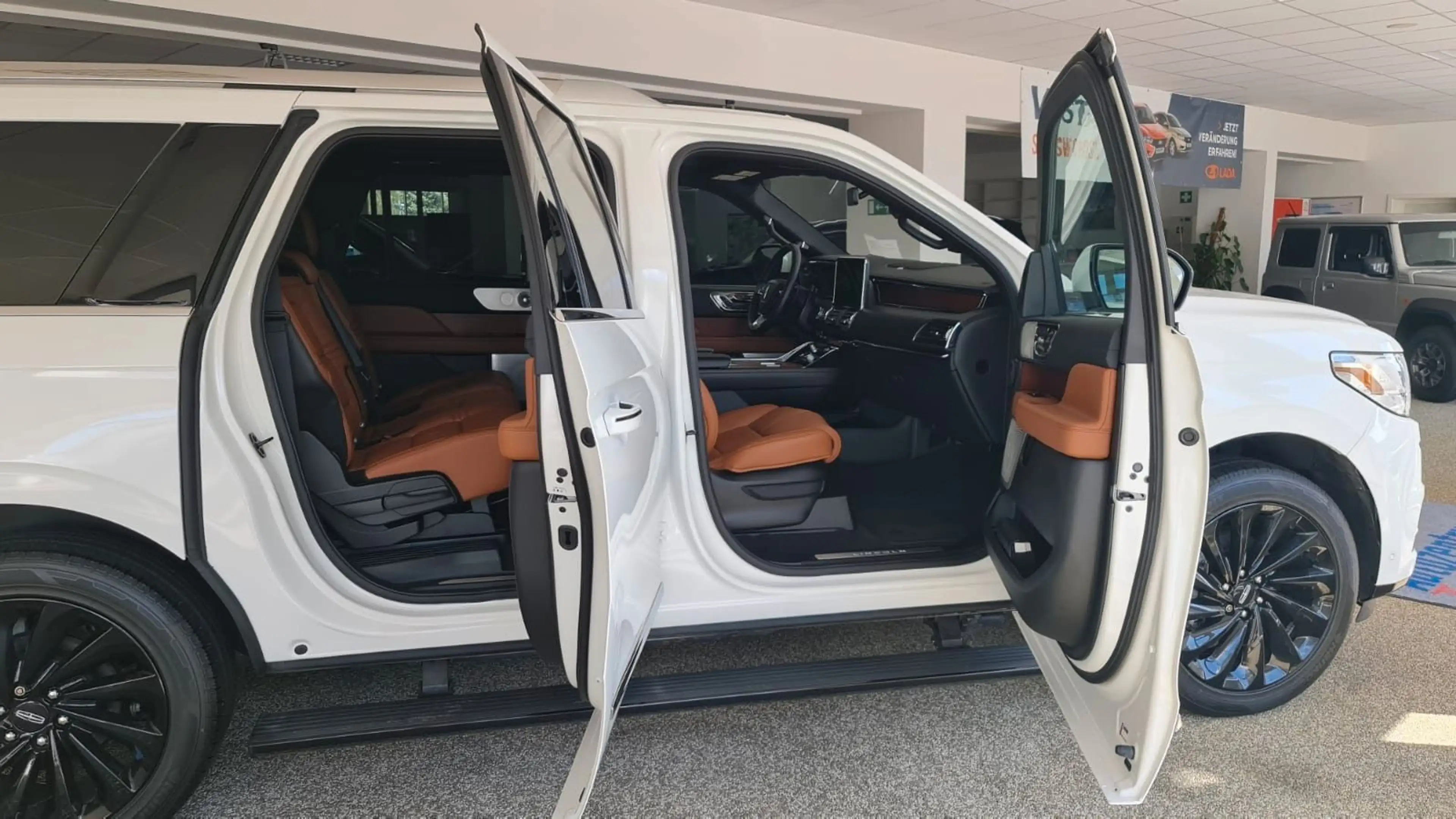 Lincoln Navigator NAVIGATOR VOLL+LONG+TWIN.TURBO+BLACK.EDITION+NEW — photo 7