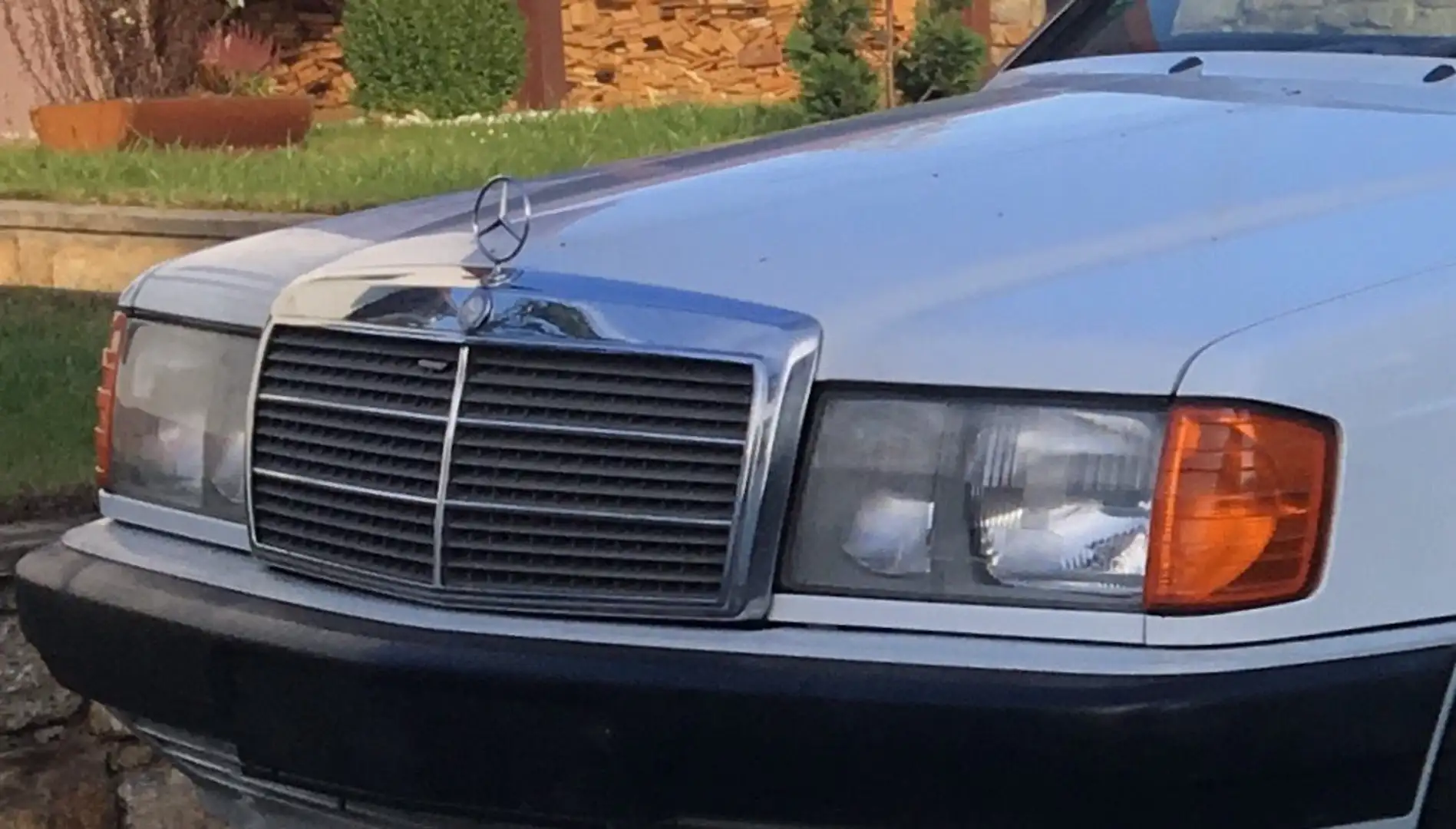 Mercedes-Benz 190 E - 2