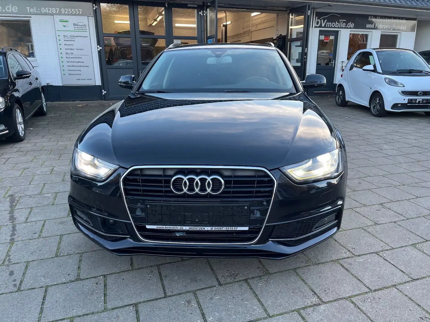 Audi A4 Avant Ambiente Schwarz - 2