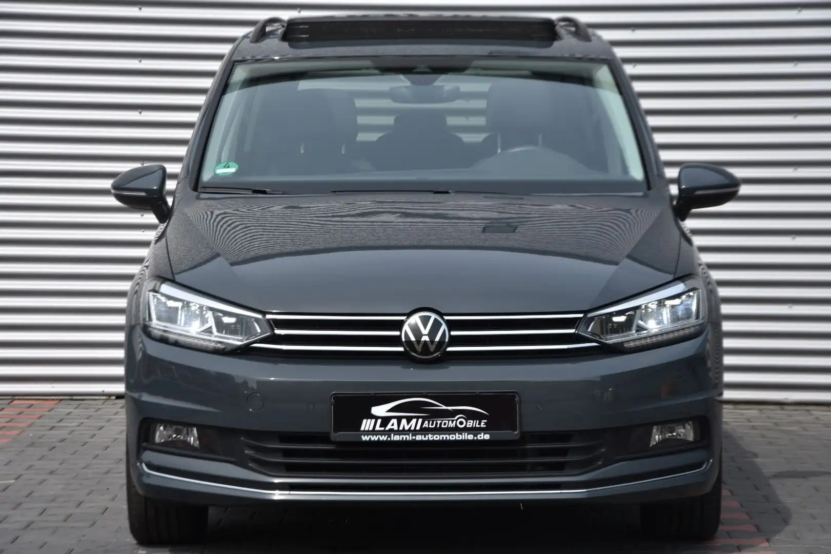 Volkswagen Touran Highline 1.5TSI DSG PANO VIRTUAL 7SITZE Grau - 2