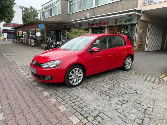 Volkswagen Golf view 2
