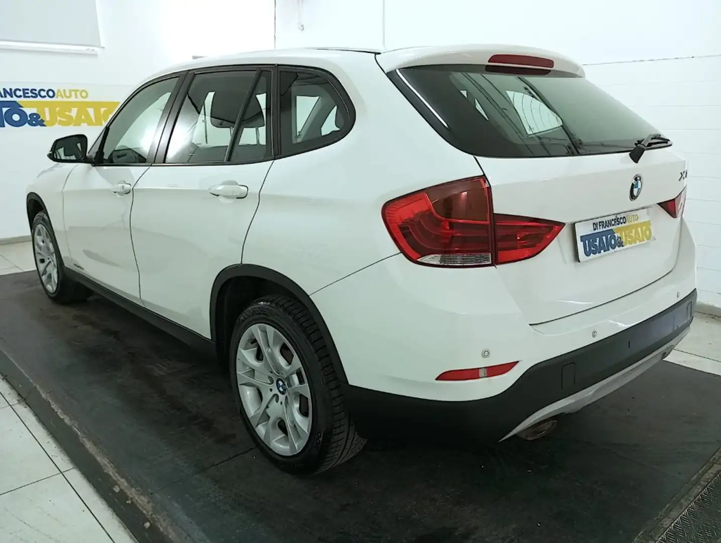 BMW X1 E84 -  sdrive18d my12 Blanc - 2