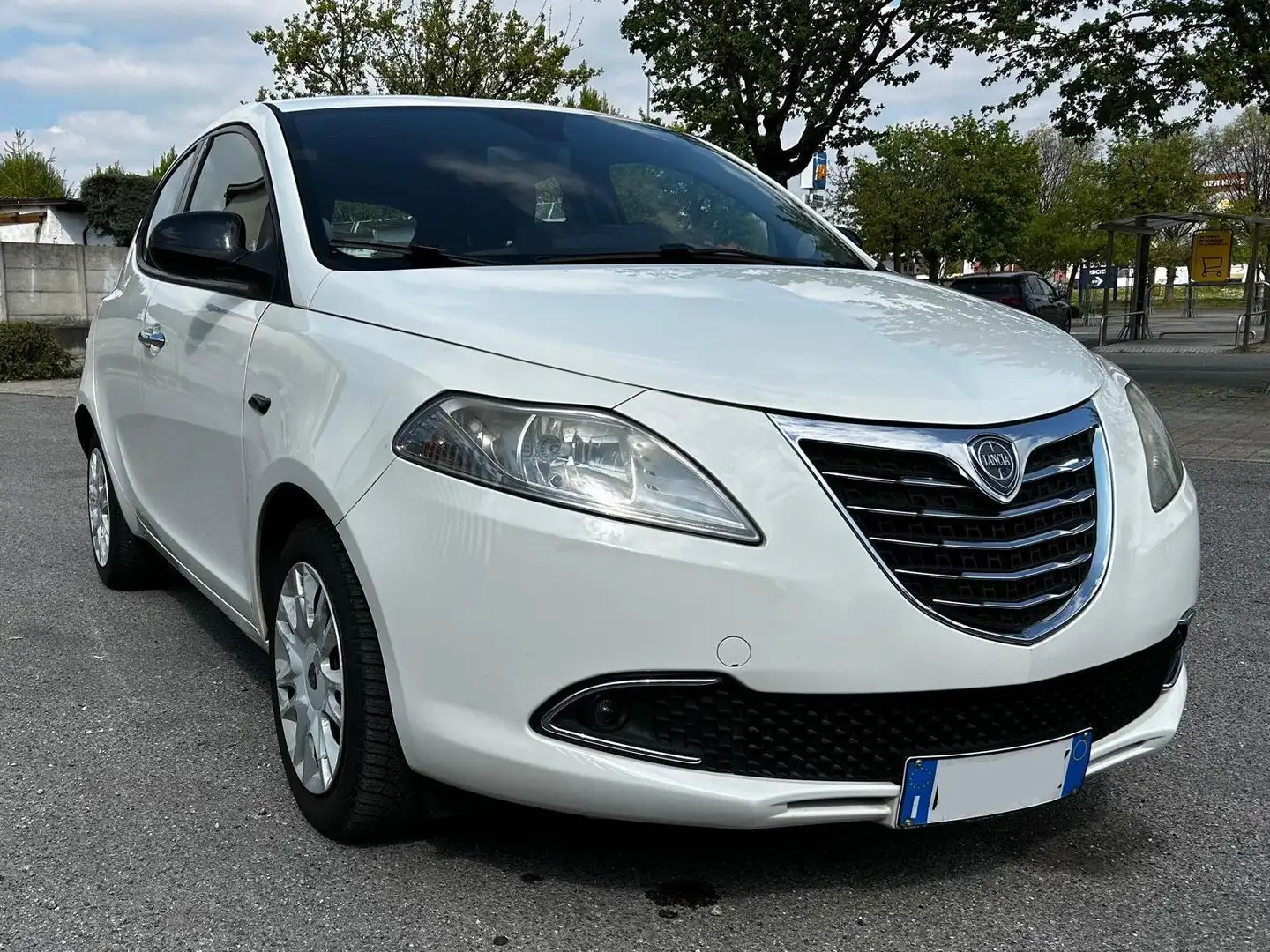 Lancia Ypsilon Ypsilon III 2011 1.3 mjt Silver s Білий - 1