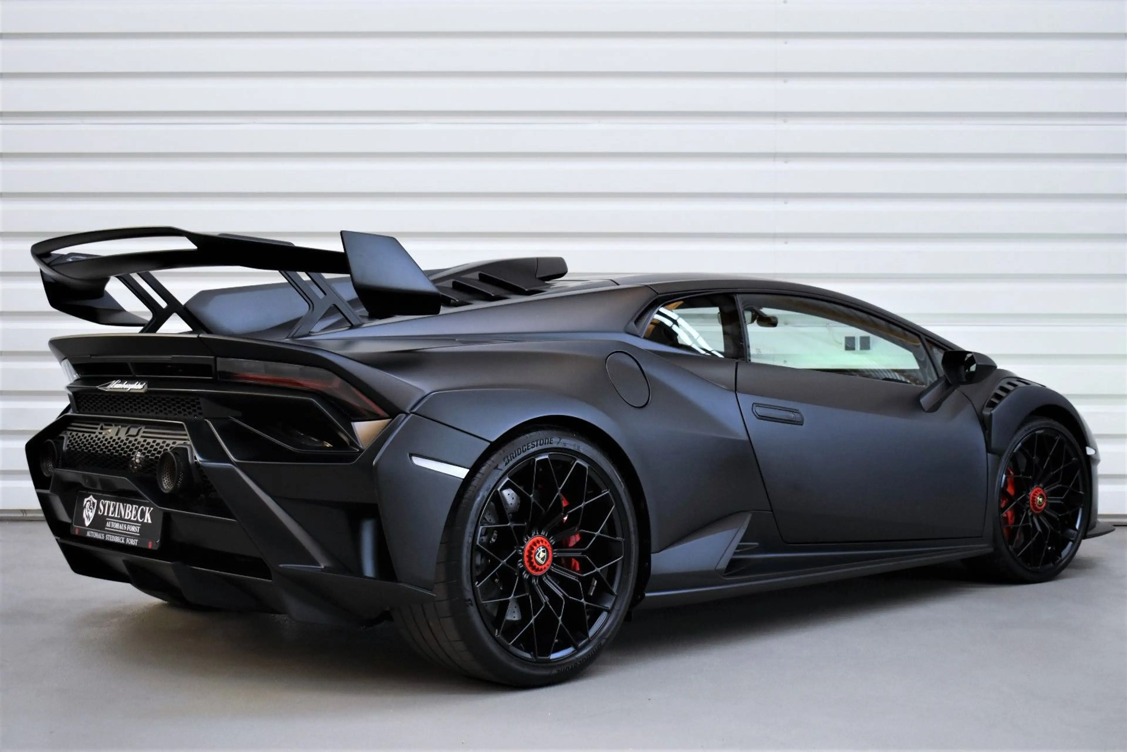 Lamborghini Huracán STO+Nero-Nemesis+Lift+Kamera+Carbon — photo 4