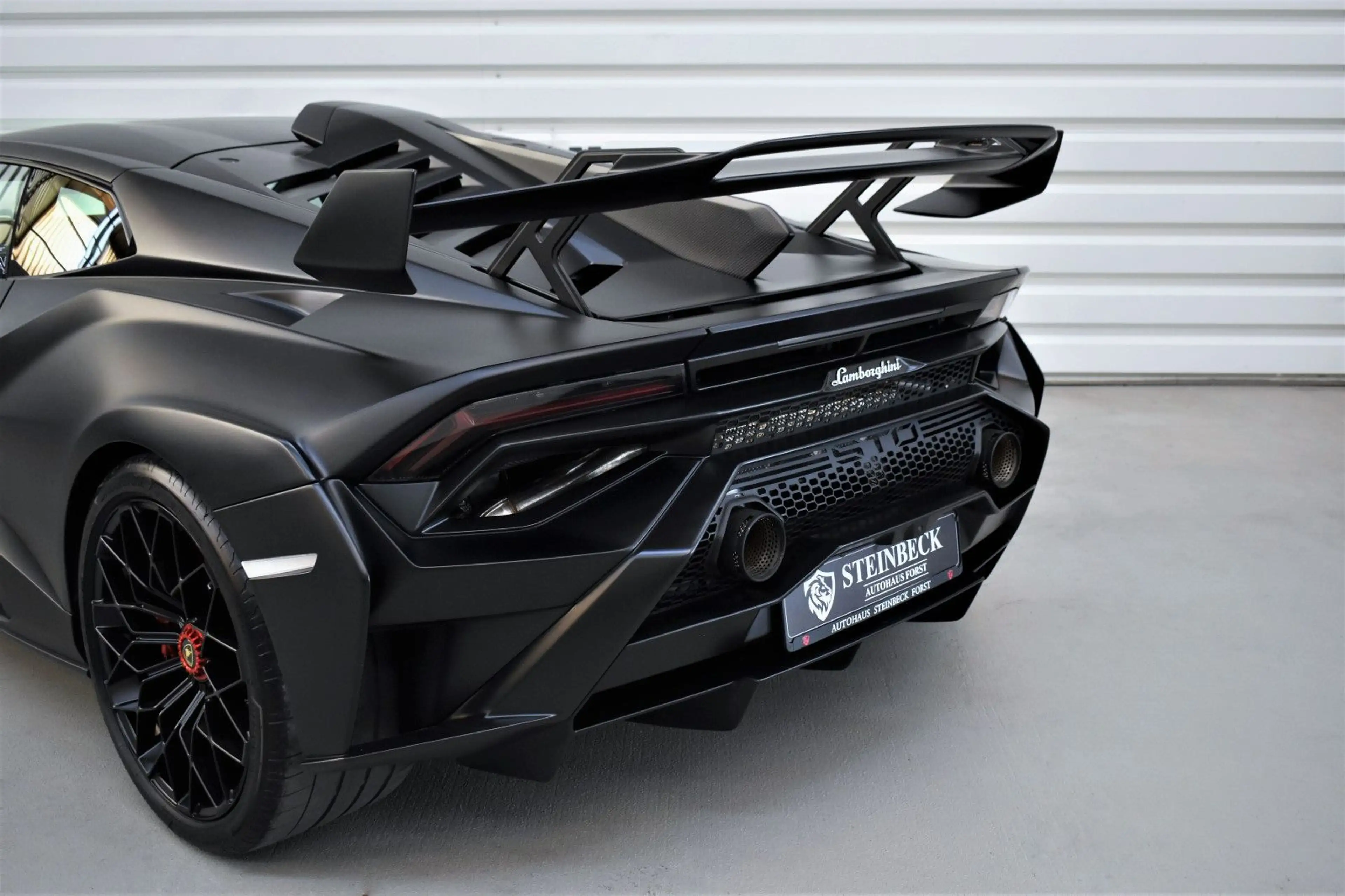 Lamborghini Huracán STO+Nero-Nemesis+Lift+Kamera+Carbon — photo 8