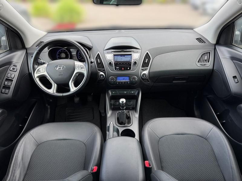 Hyundai iX35 1.6i Klimaaut. Tempomat PDC 4x Sitzheizung — photo 12