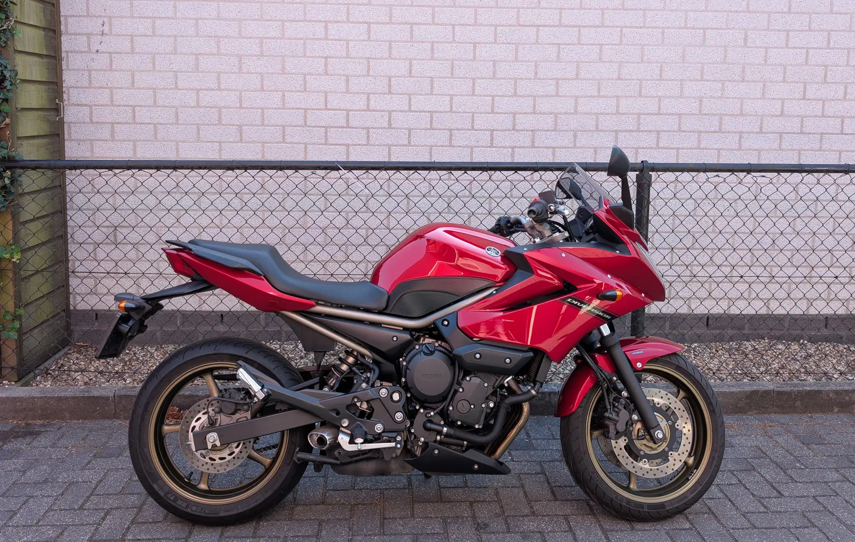 Yamaha XJ 6 Diversion | slechts 13.108 km | ABS | in topstaat! Rouge - 1