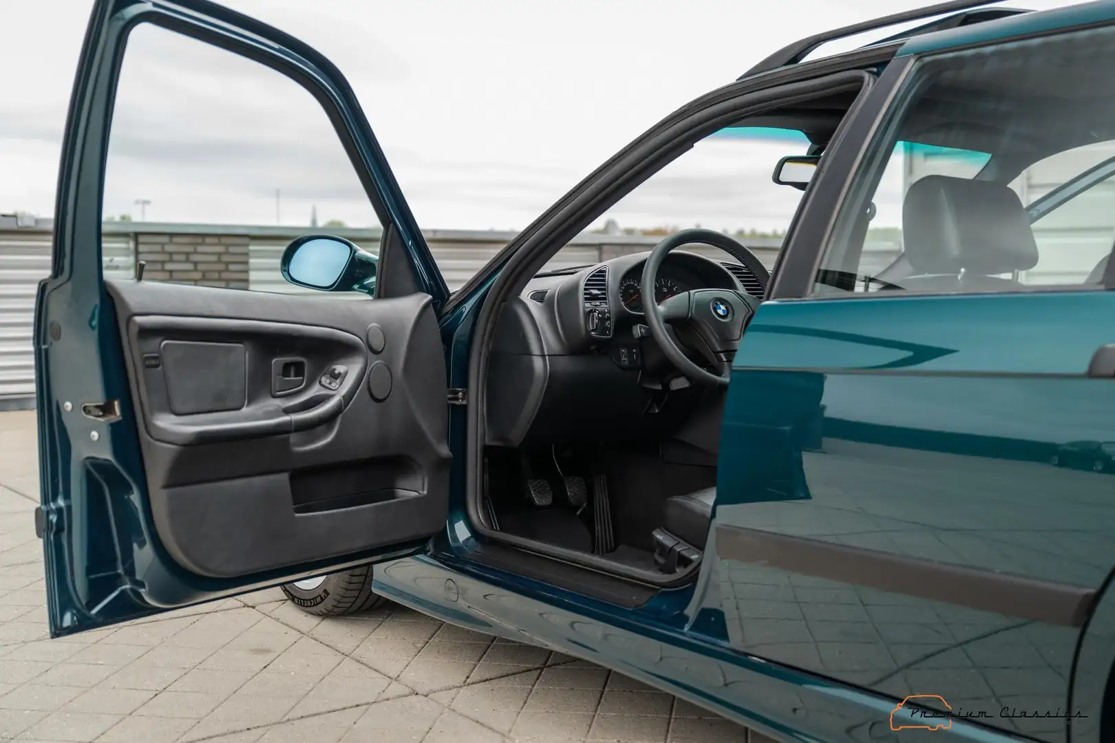 BMW M3 E36 Touring | Custom Built | New Condition | Limit Groen - 2