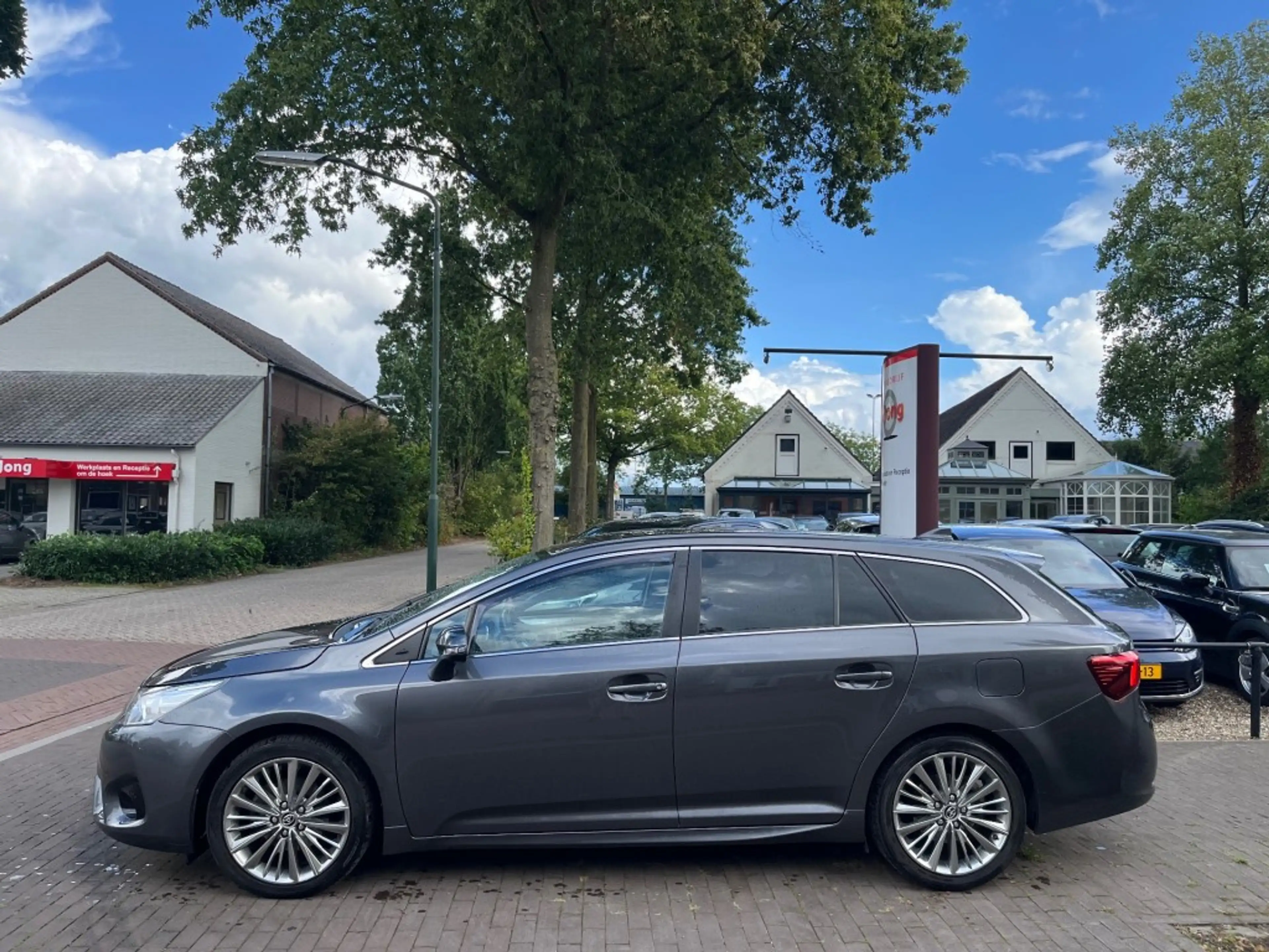 Toyota Avensis TOURING SPORTS 1.8 VVT-I 147PK EXECUTIVE — photo 3