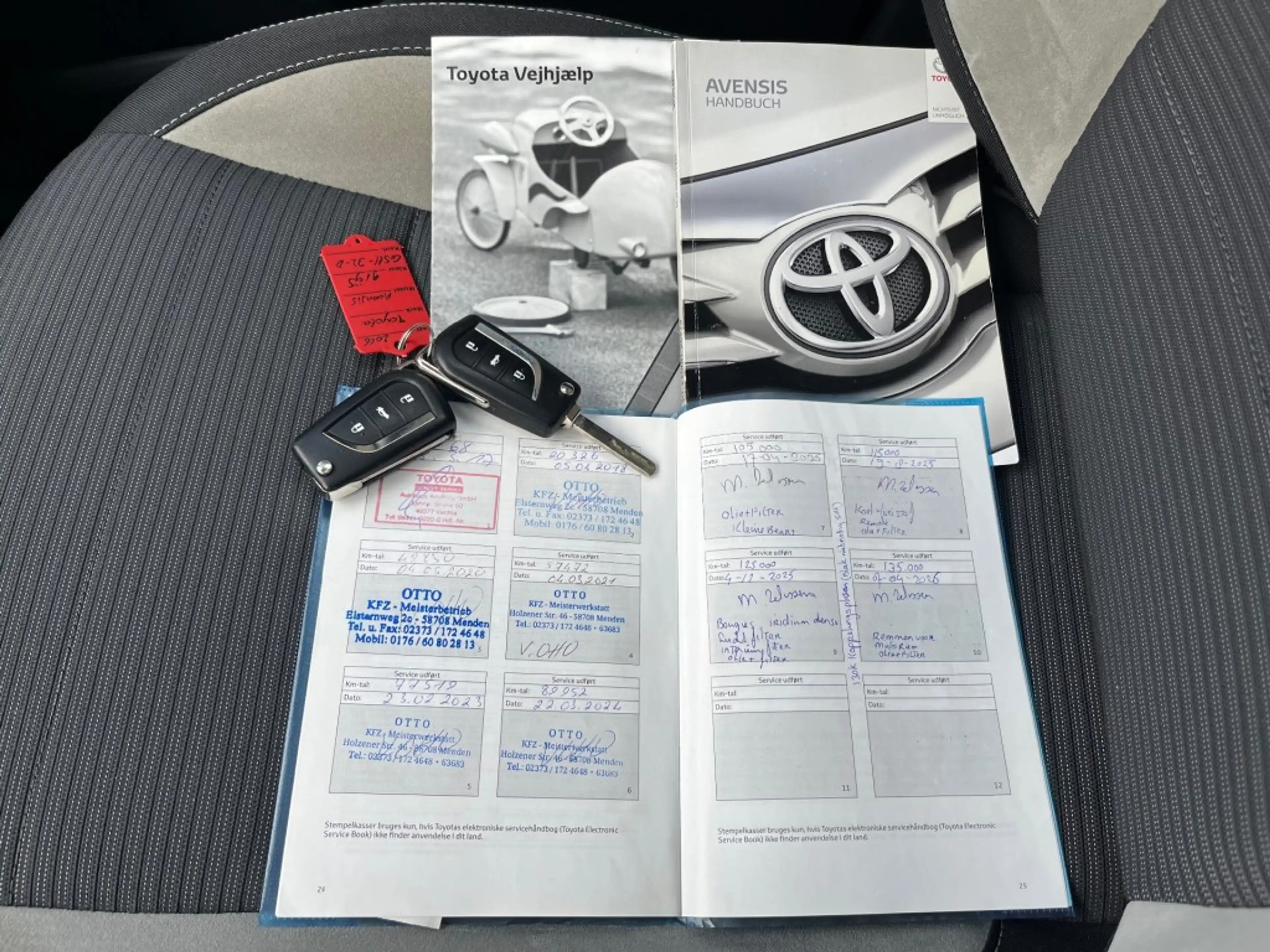 Toyota Avensis TOURING SPORTS 1.8 VVT-I 147PK EXECUTIVE — photo 15