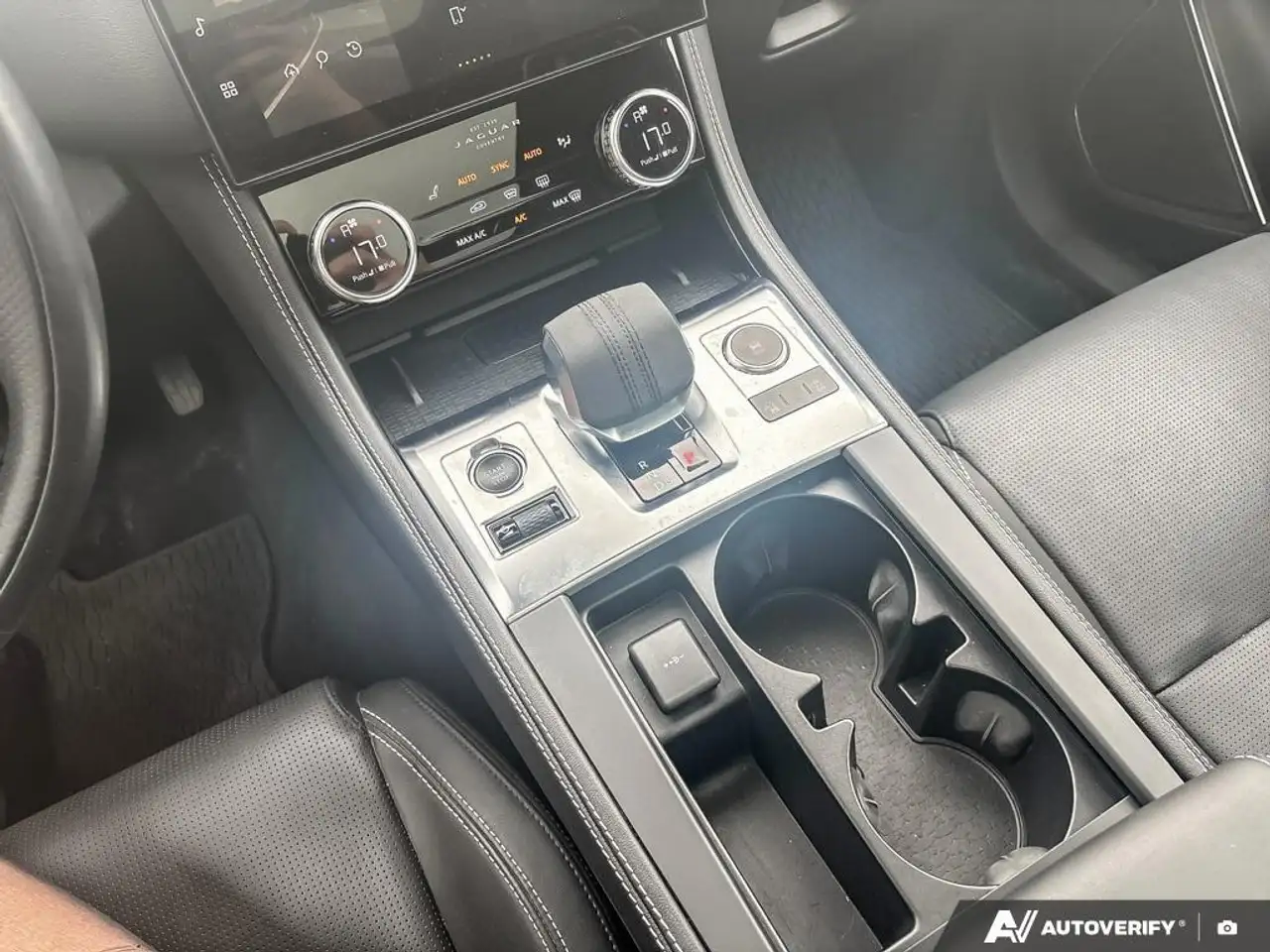 Jaguar F-Pace снимка Jaguar F-Pace