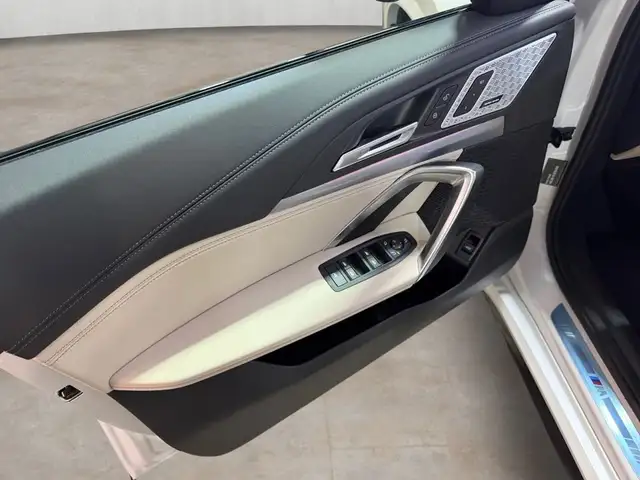 BMW Ix1 view 8