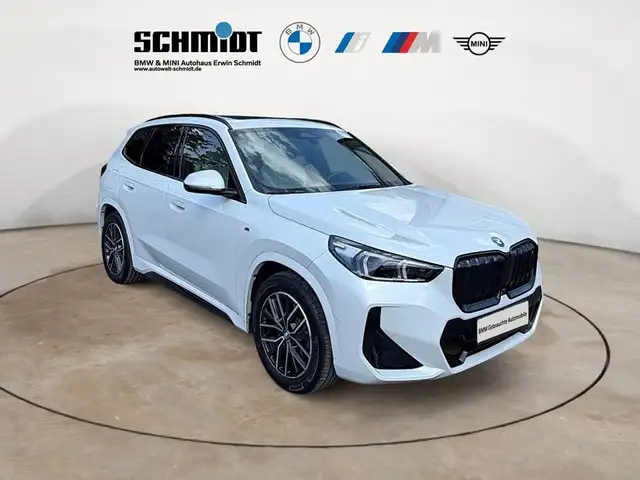 BMW Ix1 main image