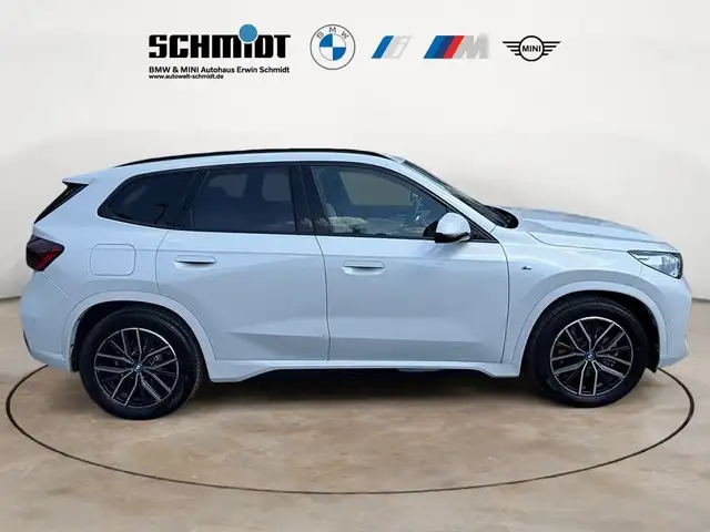 BMW Ix1 view 6
