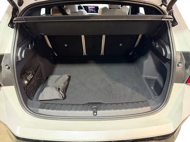 BMW Ix1 view 15