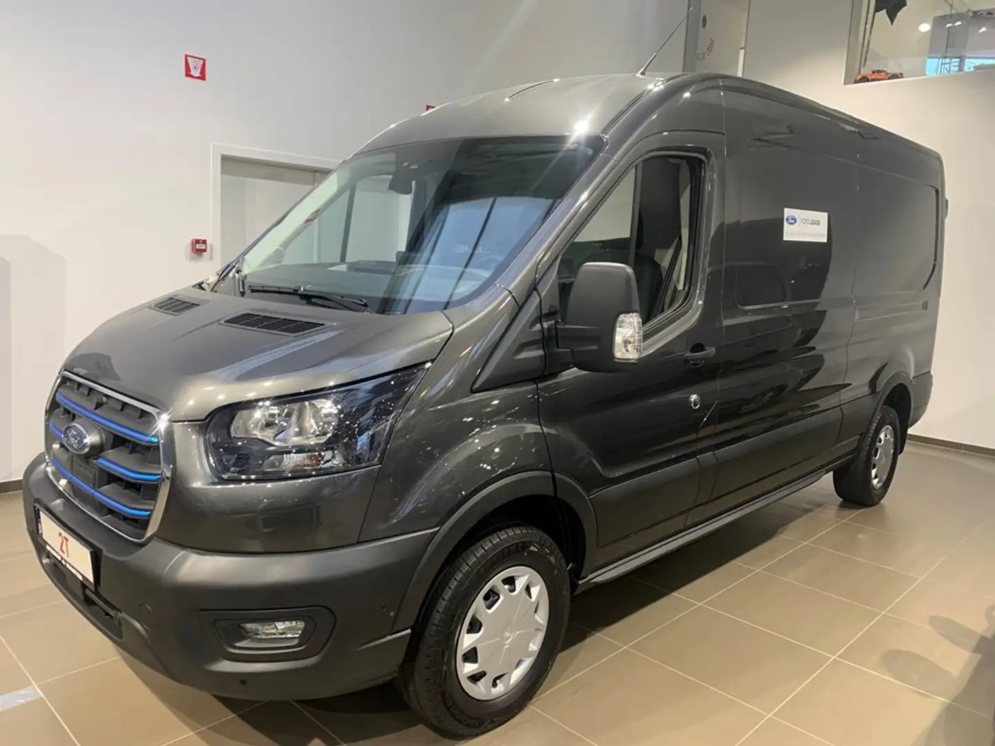 Ford E-Transit 183 PK L3 Full electric: Camera, cruise control, n Grijs - 1